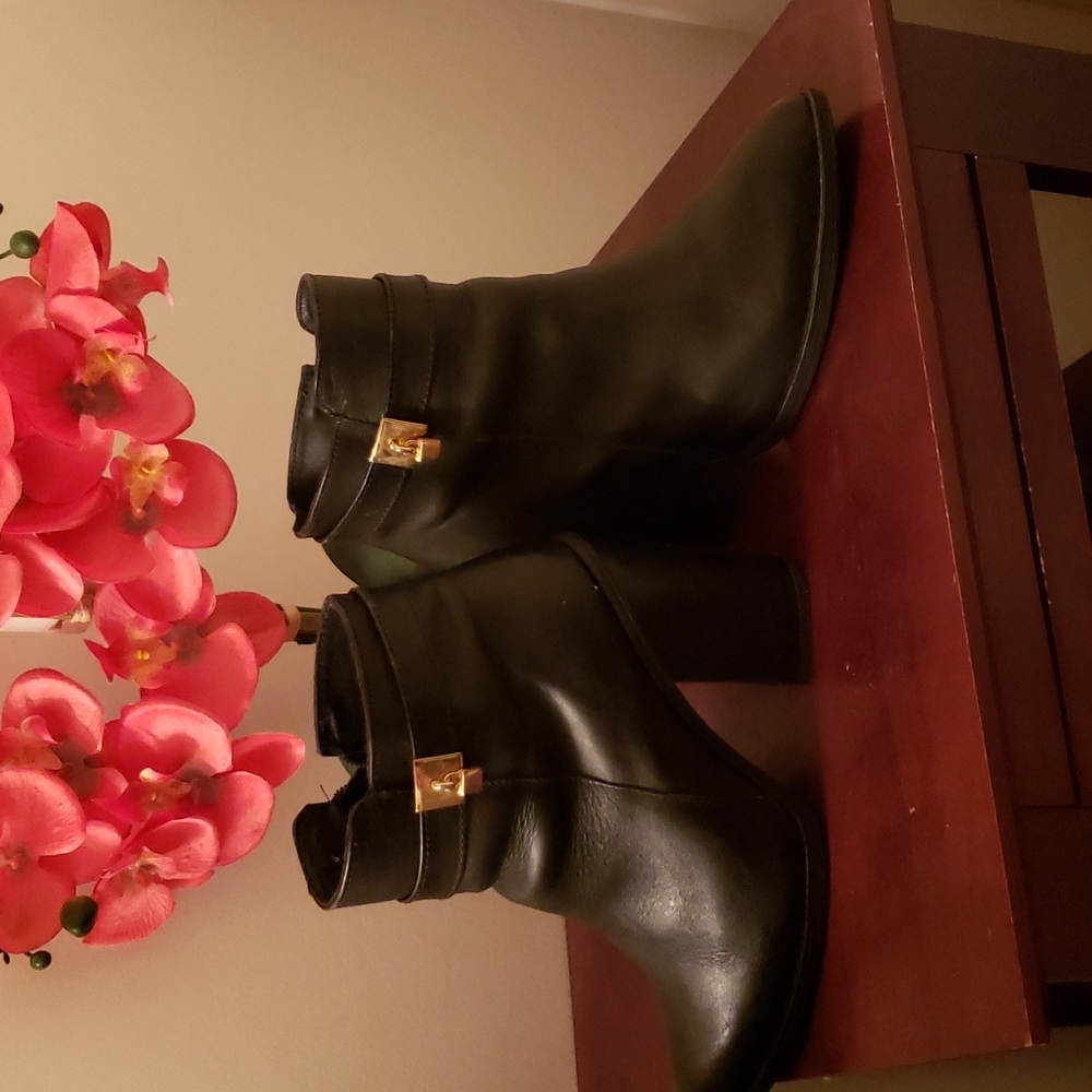 Gusto Women Anklet Heel Boots🖤